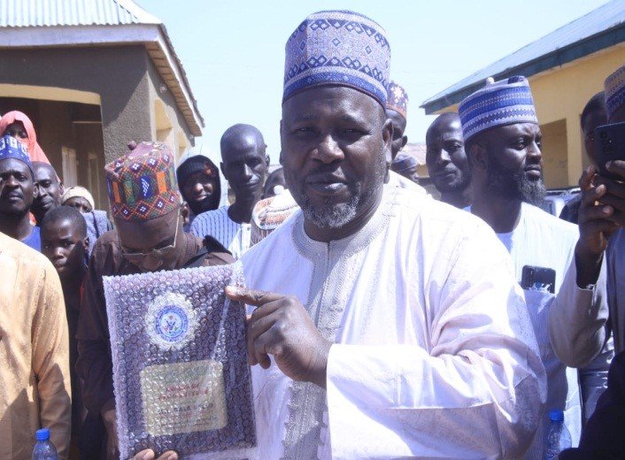 Photos of Important Dignitaries During Graduations of Student

